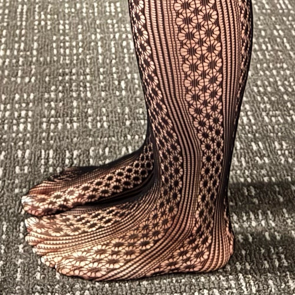 Geometric Pattern Tights - Picture 5 of 9